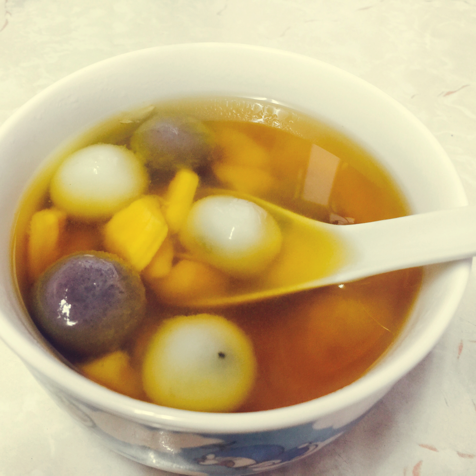 老姜蕃薯糖水（配芝麻湯圓）