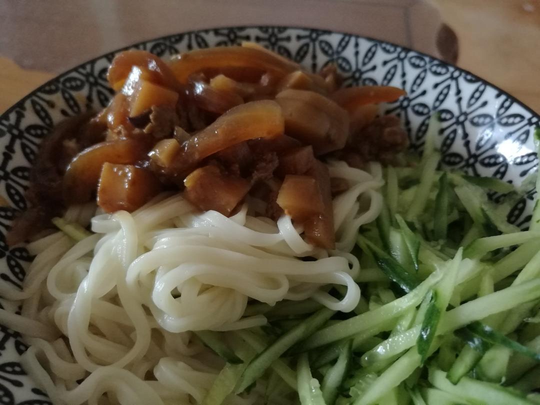 土豆炸酱面