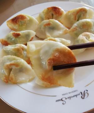 酥香“煎饺”的做法 步骤2
