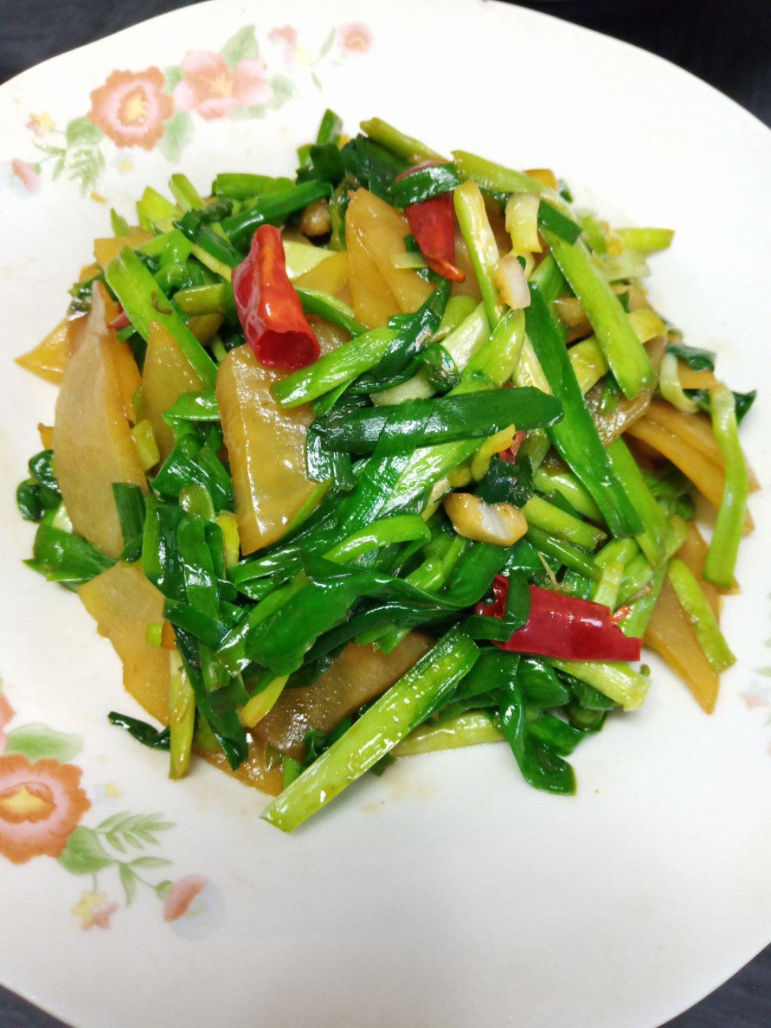 静水流深1974做的韭菜炒土豆片