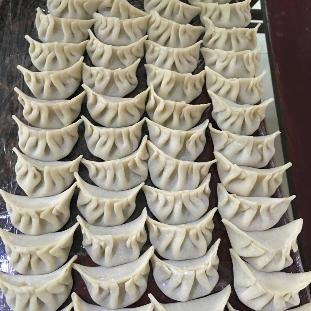 韭菜猪肉饺子(最简单最好吃又最多汁的饺子)