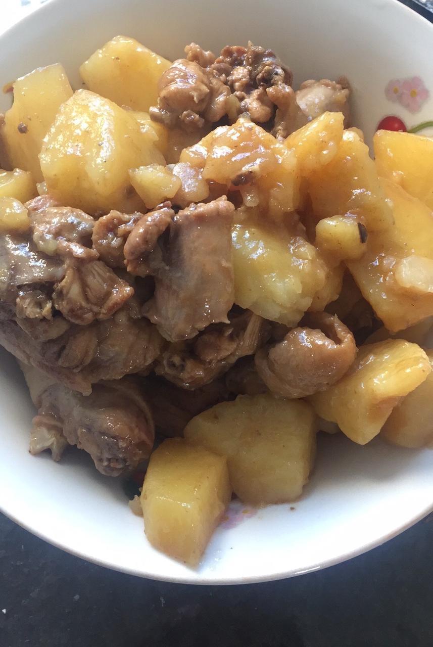 午夜百灵做的鸡架炖土豆