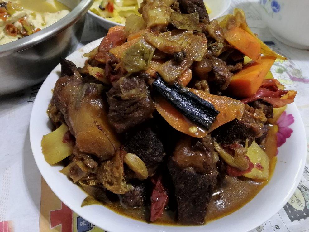 红烧牛肉土豆 （独家秘制）