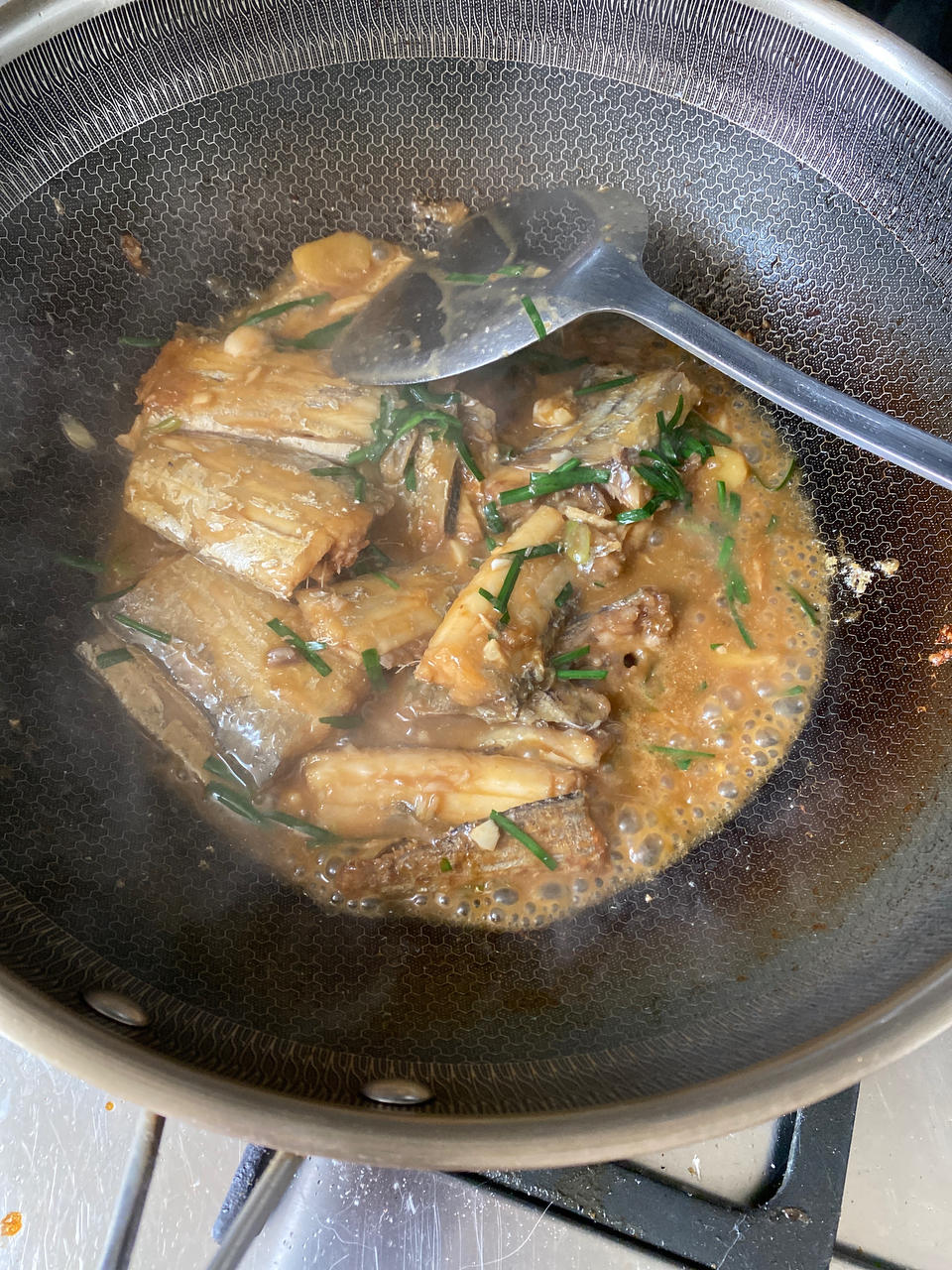 不粘锅红烧带鱼段