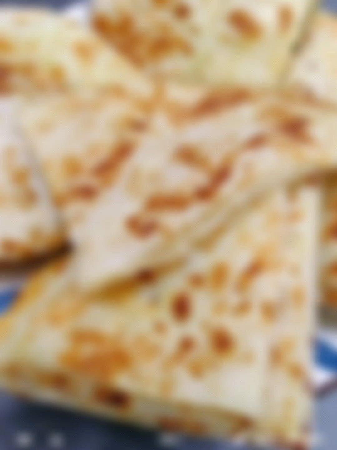 烙饼不硬的小窍门 掌握了你也能看出柔软多层凉了不硬的小油饼