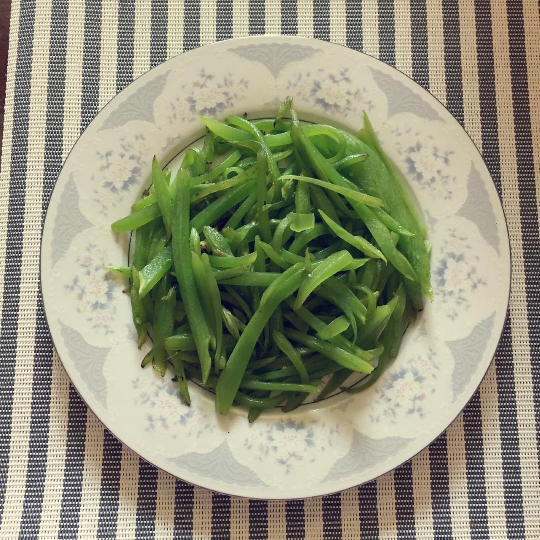 清炒莴笋丝