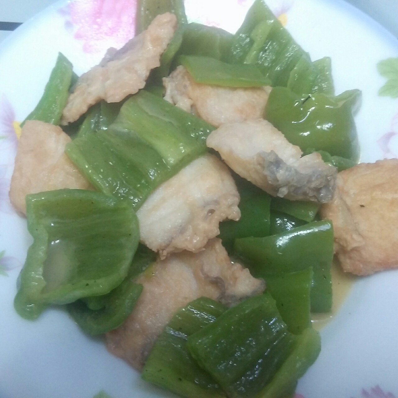 青椒炒三文鱼片