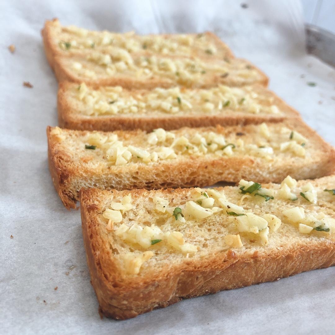 蒜香吐司条——10分钟搞定酥香可口