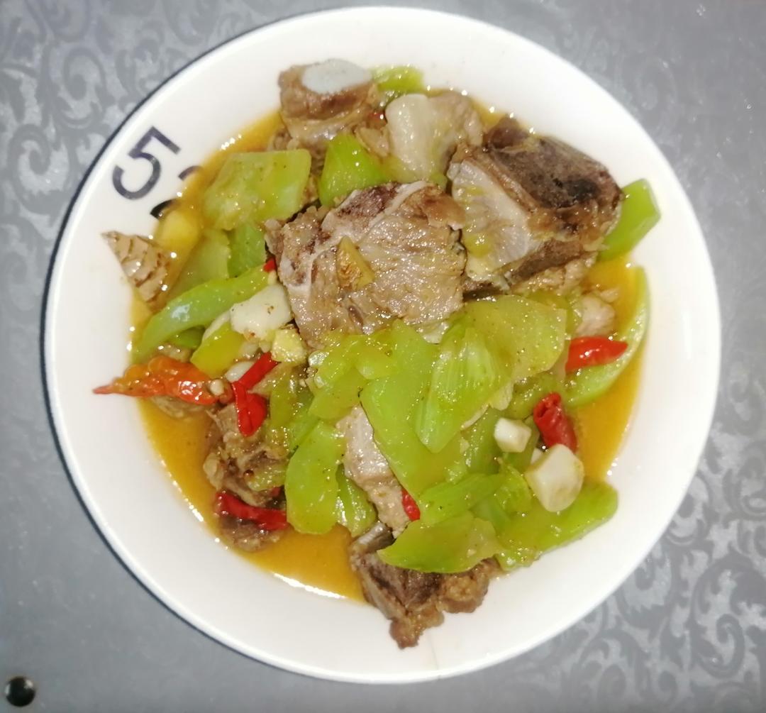 莴笋烧排骨