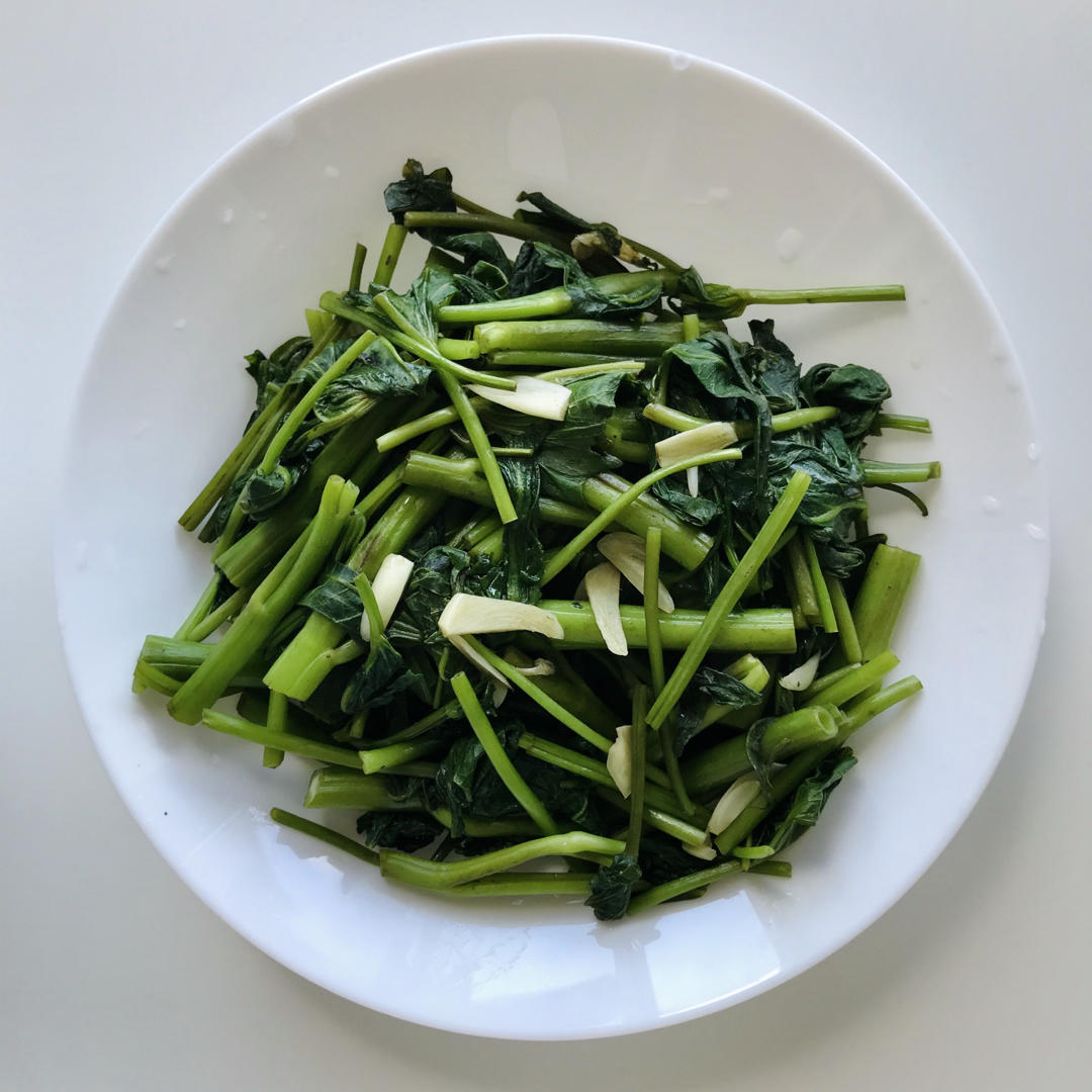 #从生菜通心菜入手教你炒出青爽脆绿的叶菜#