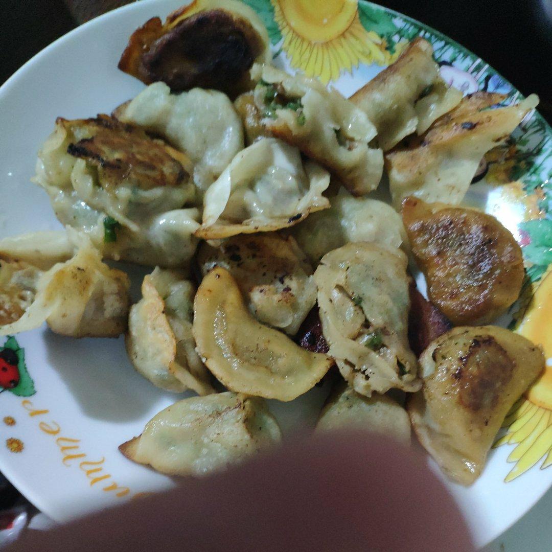 锅贴饺子