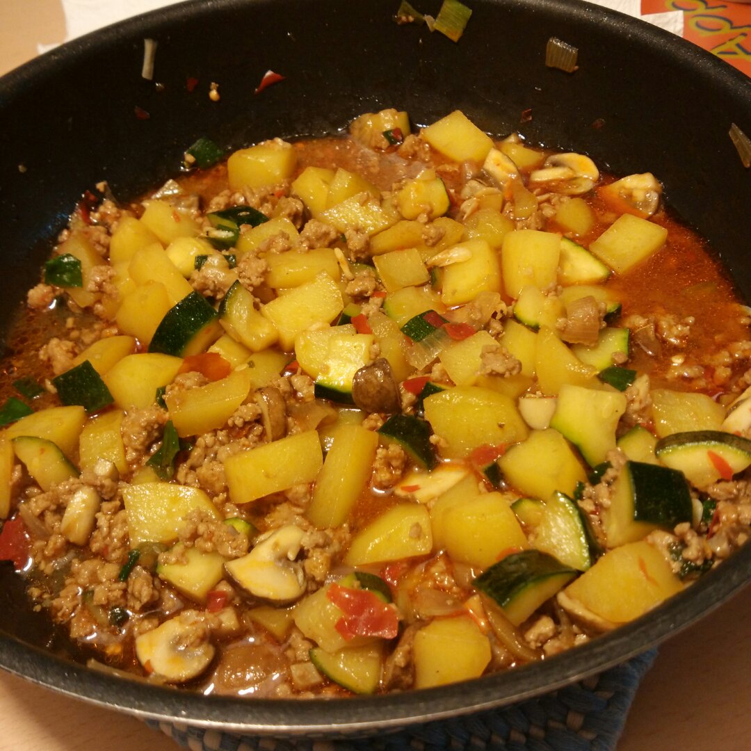 肉末虾米土豆茄子煲