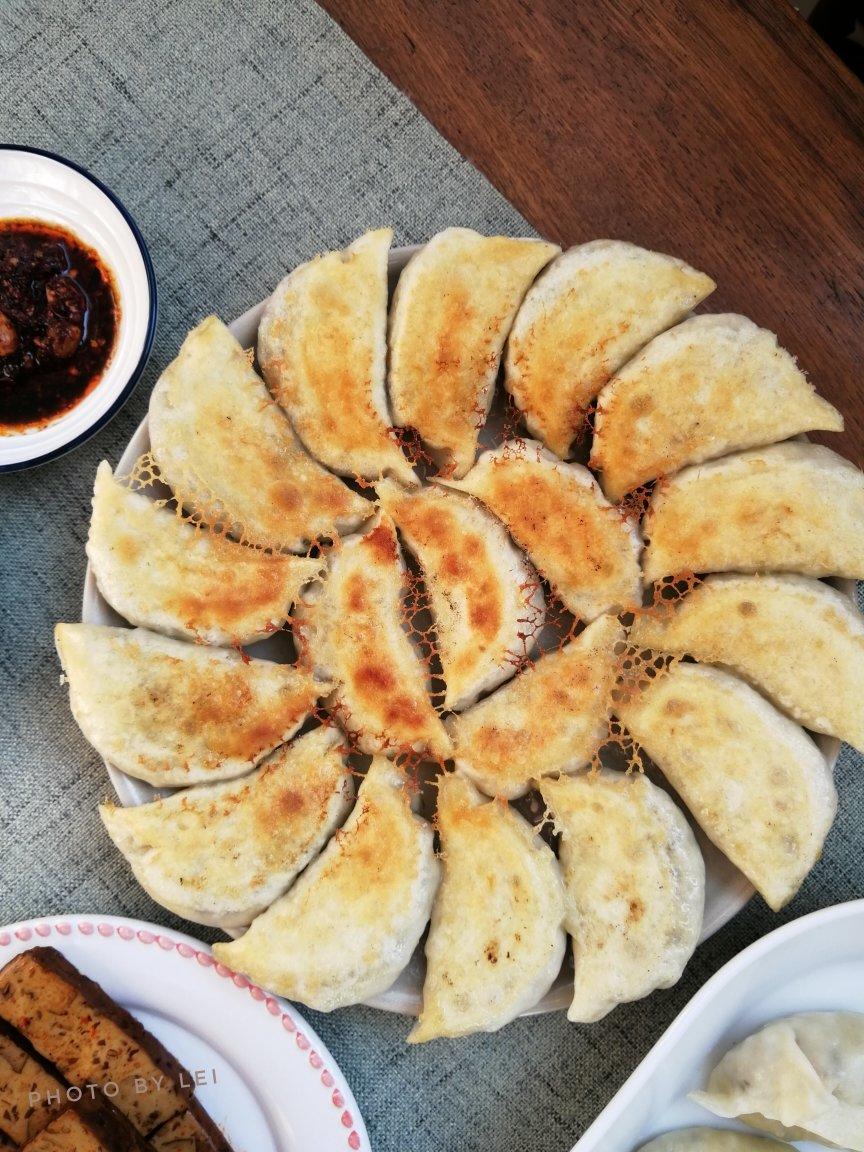 冰花煎饺（个人认为最好吃的饺子做法了！）