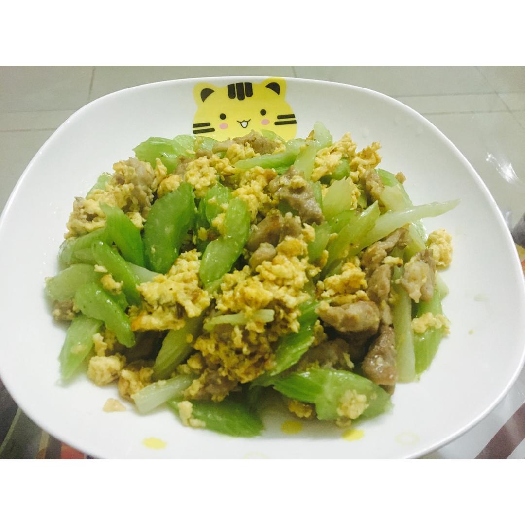 芹菜炒鸡蛋