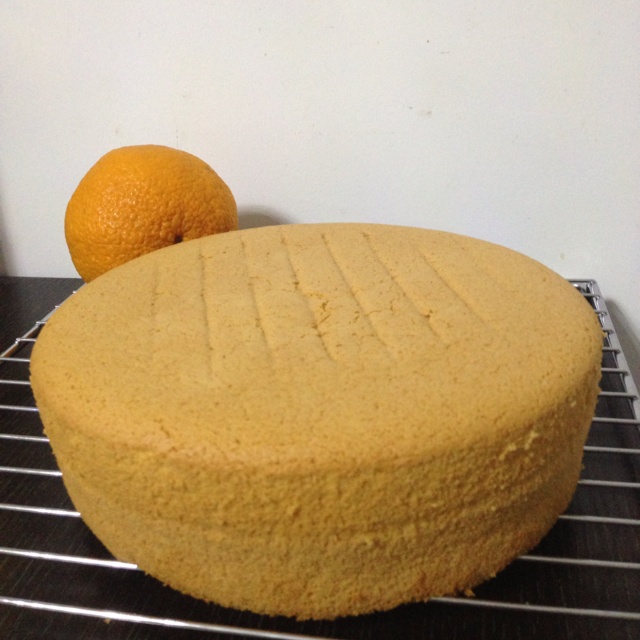 超简单完美戚风蛋糕（6寸2蛋）附打发、翻拌、脱模视频