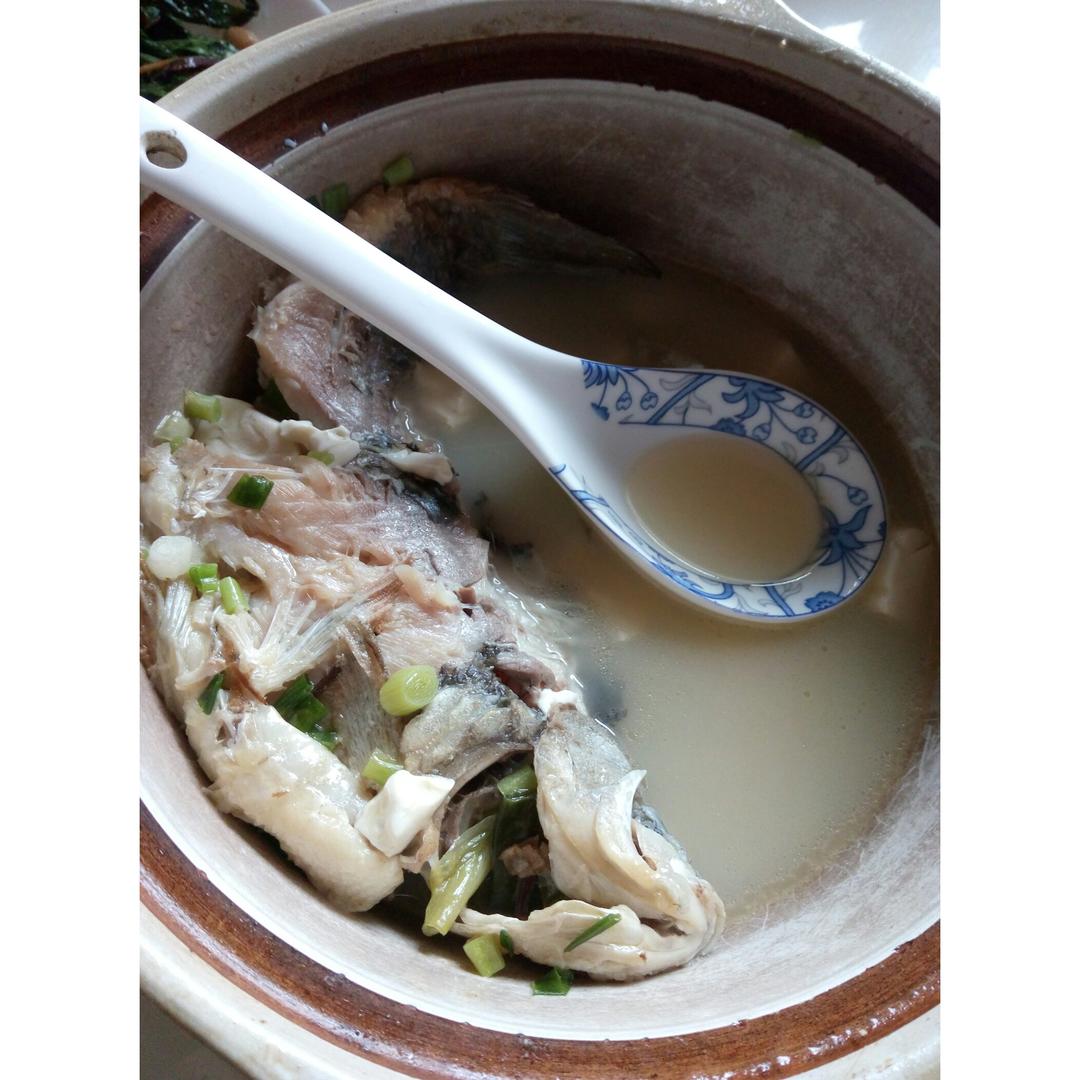 鲫鱼豆腐汤