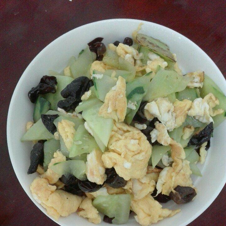 黄瓜木耳炒鸡蛋