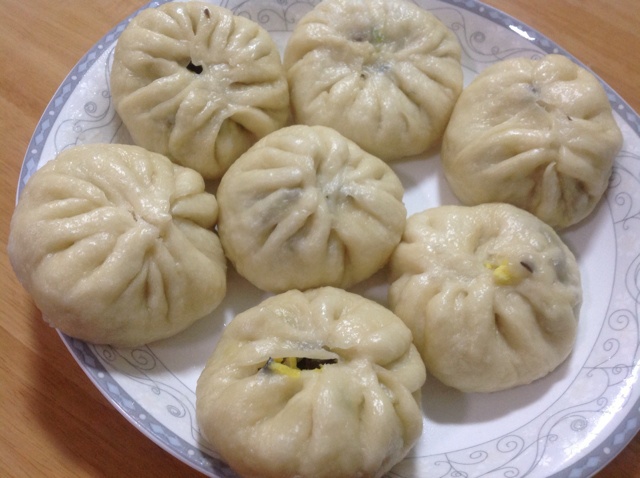 黑木耳韭菜鸡蛋蒸包子