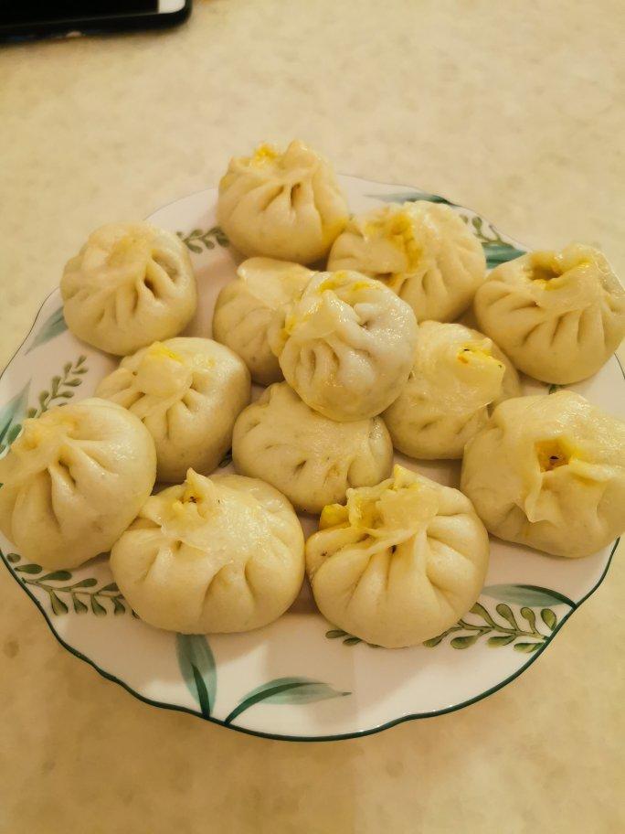 胡萝卜木耳鸡蛋包子——素包子也可以很好吃~