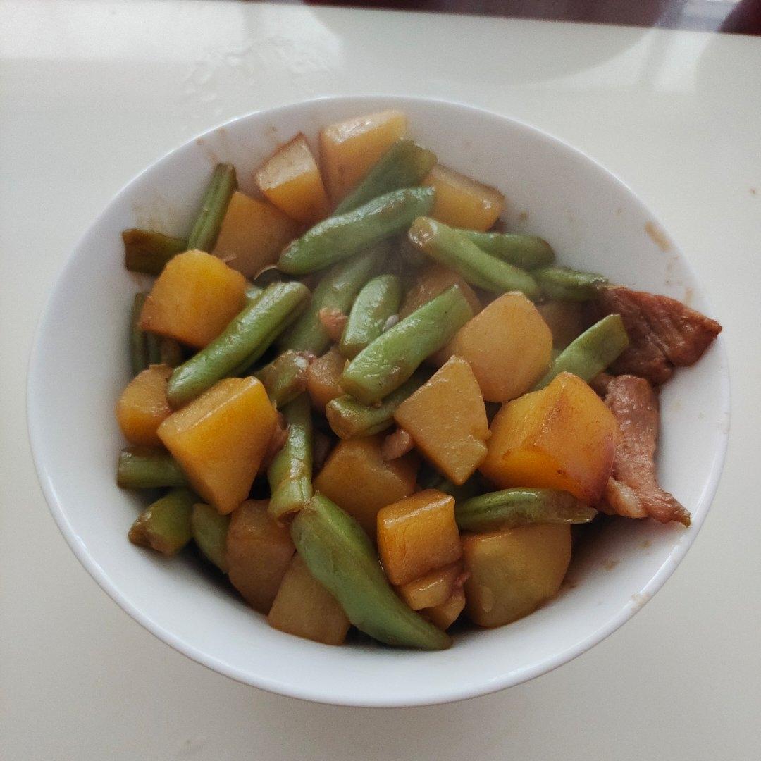土豆芸豆五花肉