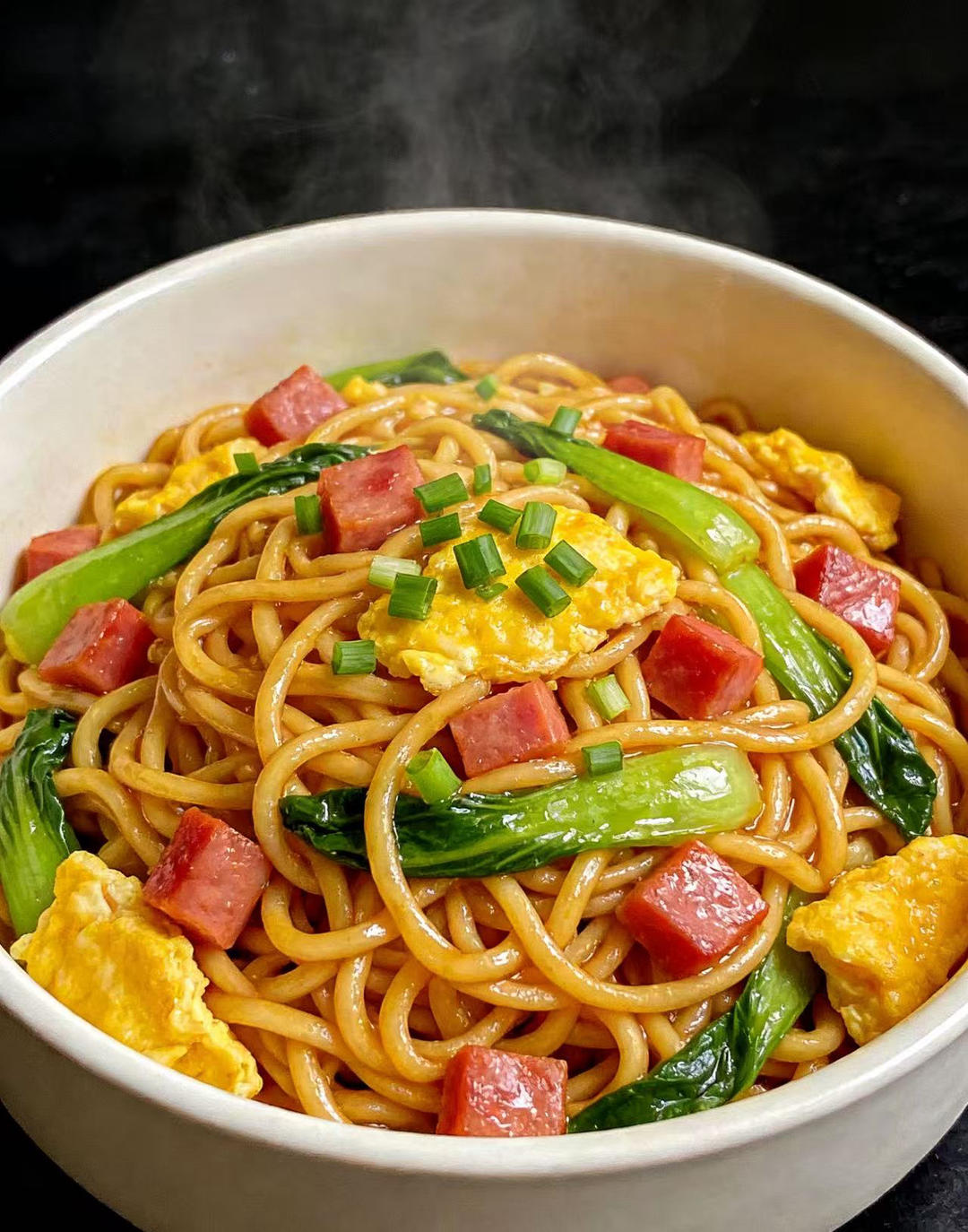 青菜火腿肠鸡蛋炒面