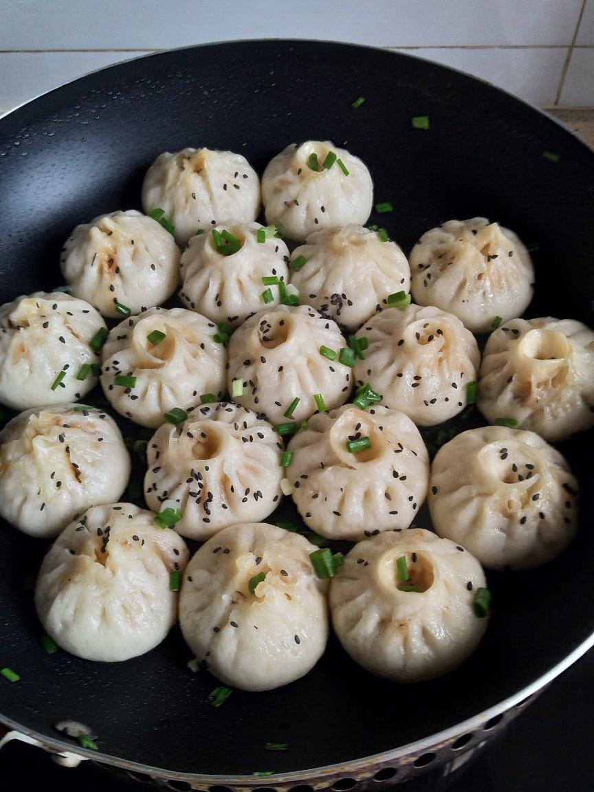 玉米面素菜生煎包