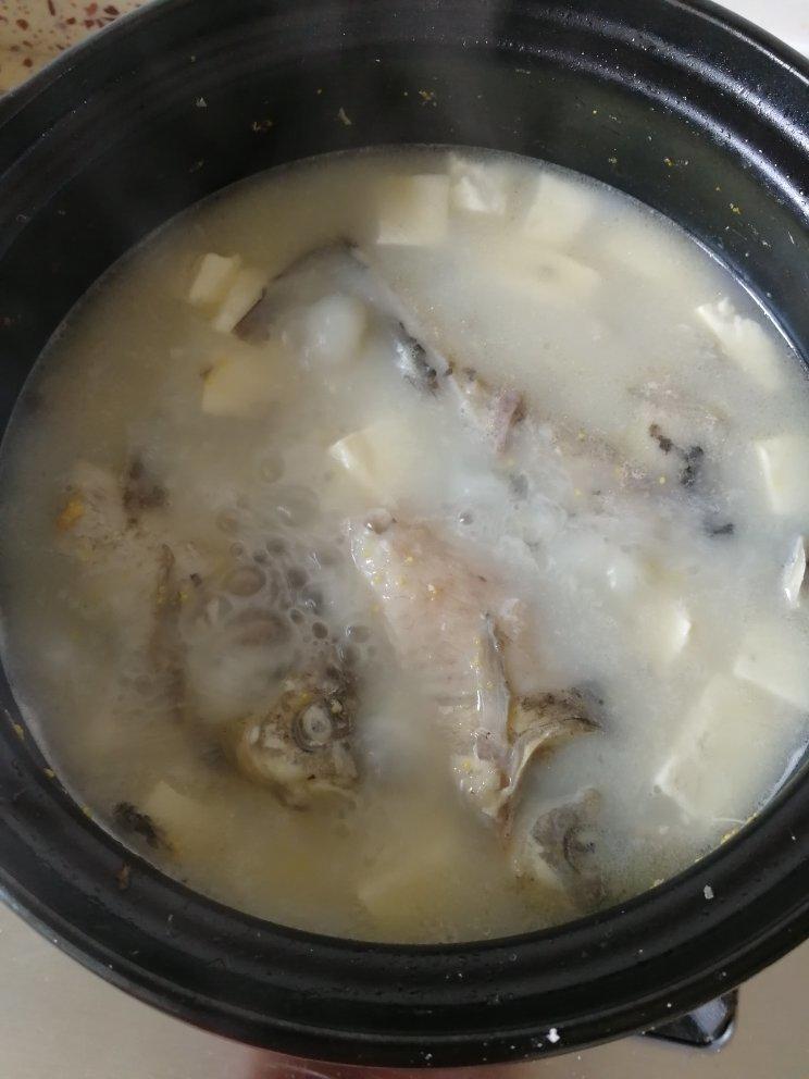 鲫鱼豆腐汤