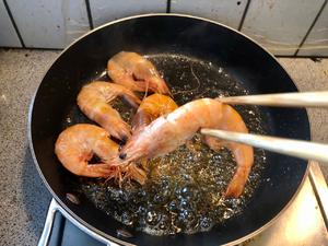 西班牙海鲜饭｜有颜有味又简单的做法 步骤2