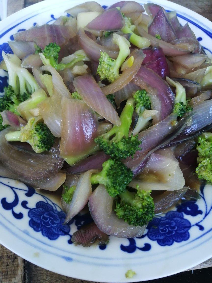 洋葱西兰花