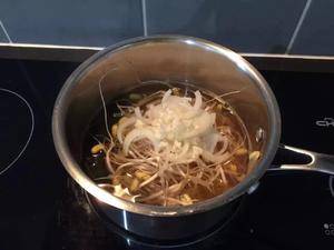 韩式鳀鱼海带豆芽汤的做法 步骤4