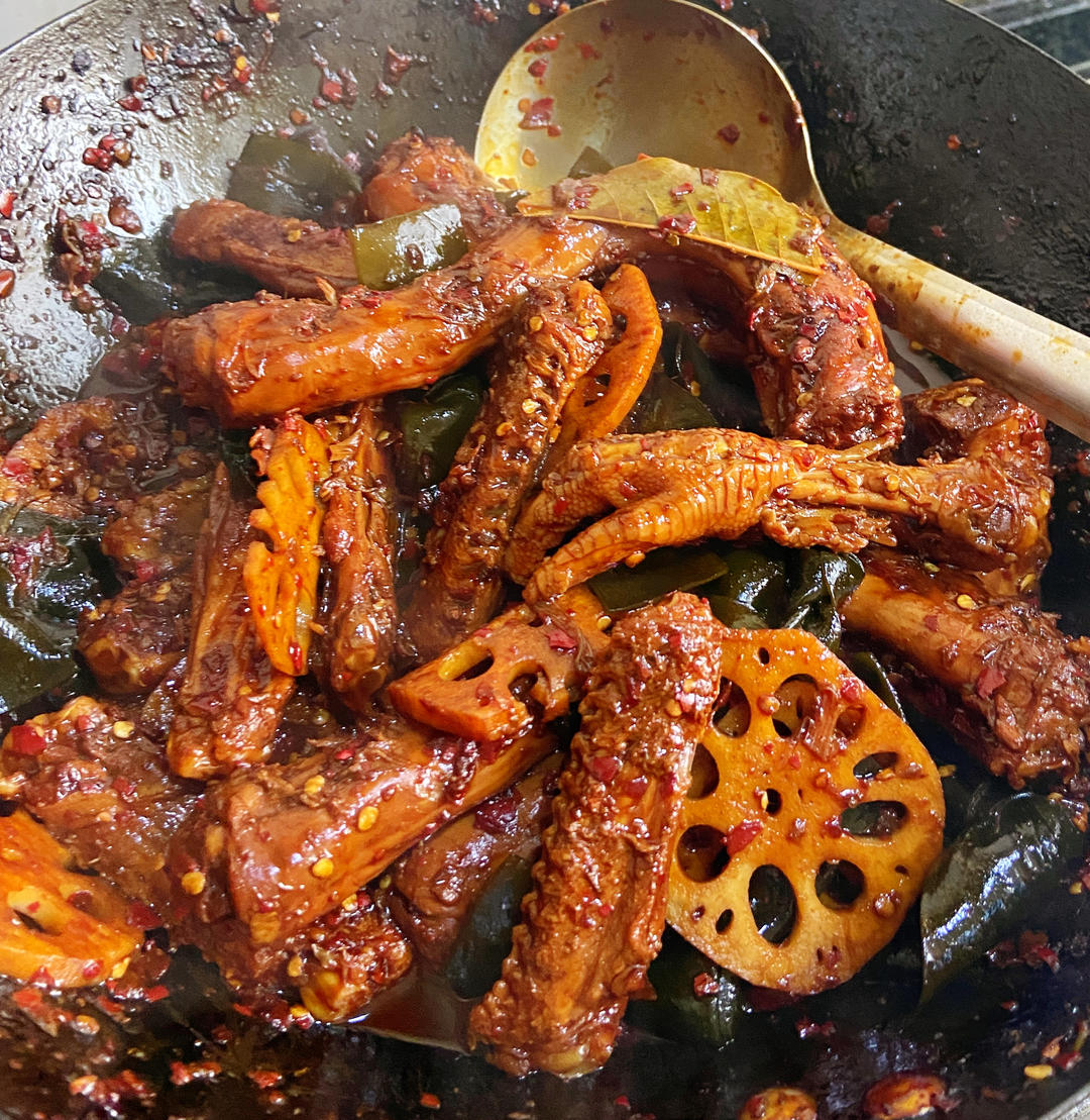 家庭版麻辣卤鸭货，卤鸭翅鸭脖，好吃的嗦手指！