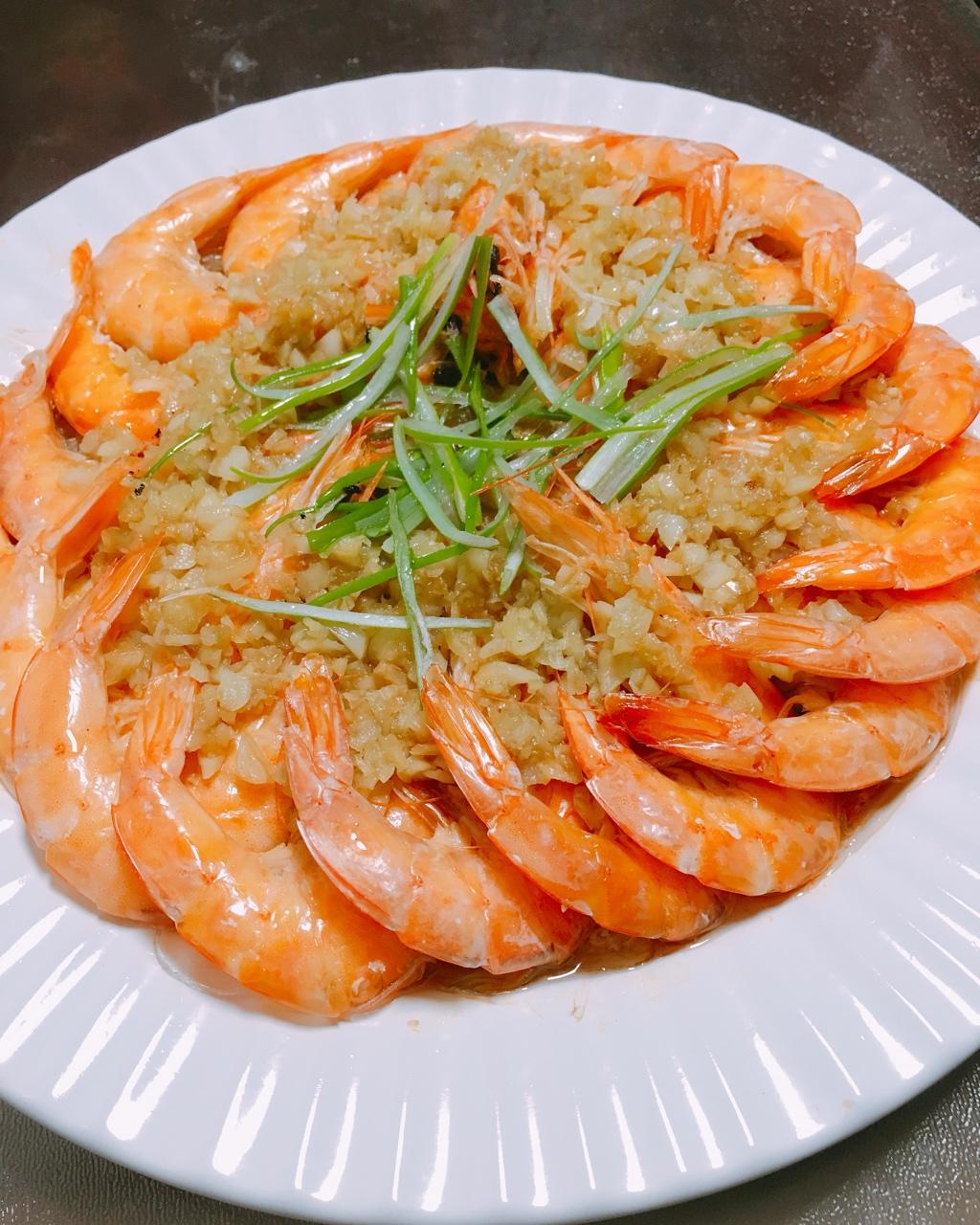 【虾最美味的吃法必须是这个——蒜蓉蒸虾(多动图