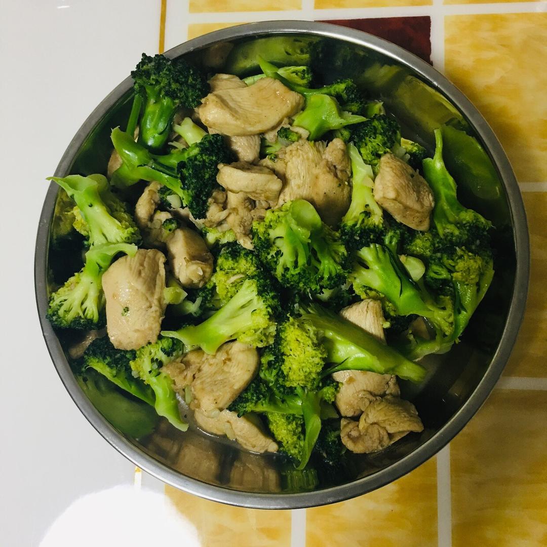 西兰花炒鸡胸肉