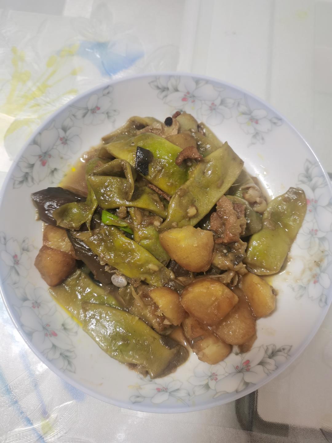 家常炖豆角茄子土豆
