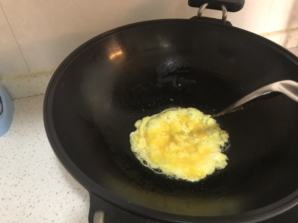 一人份鸡蛋尖椒豆芽炒粉/炒粉原理的做法 步骤2