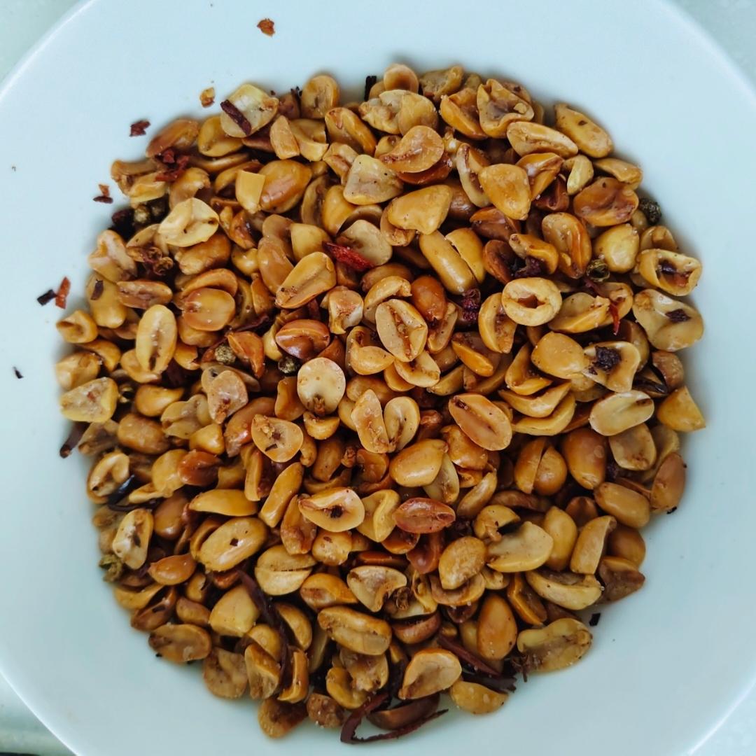 超香的下酒菜麻辣花生米
