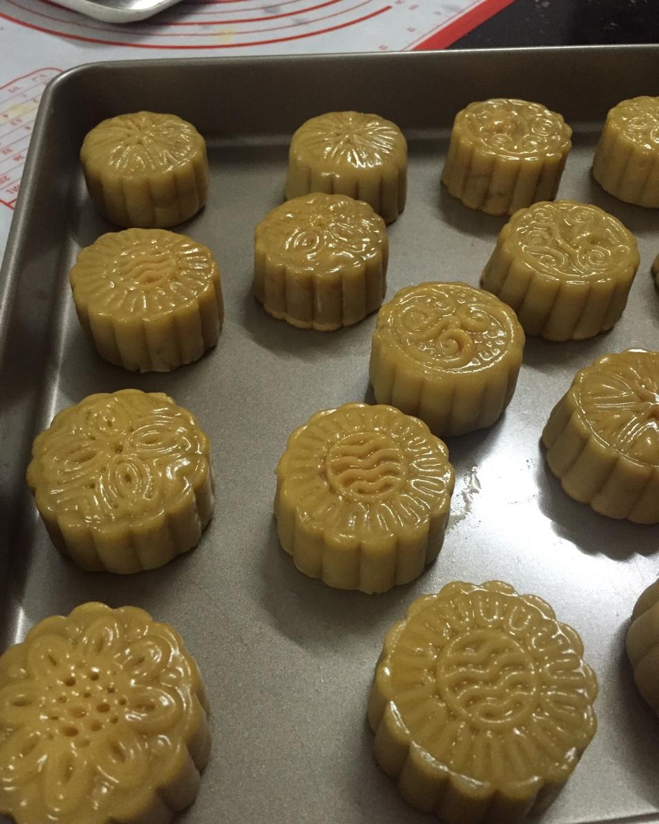 广式月饼——蛋黄莲蓉月饼