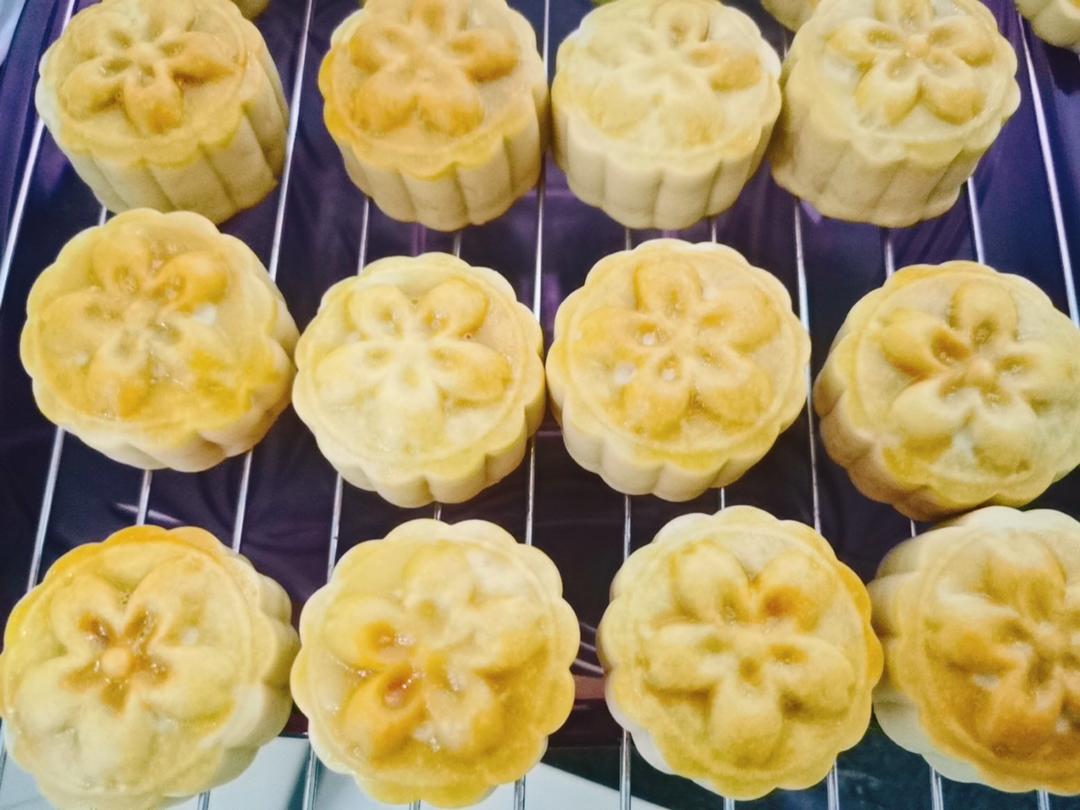 广式月饼—蛋黄莲蓉月饼