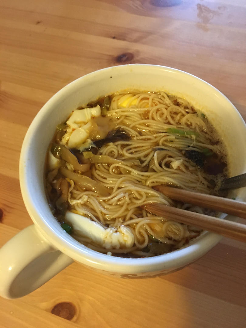 这味道太绝了❗️吃不腻的荷包蛋榨菜汤面～