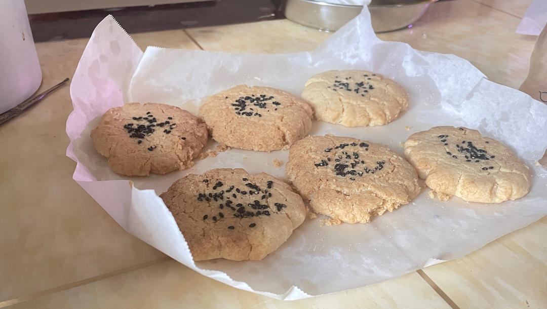 轻轻一按就碎掉的原味桃酥（不输猪油版）