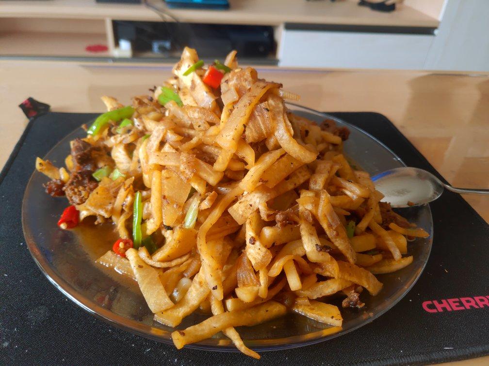 萝卜丝炒牛肉，萝卜小炒最好吃的做法了