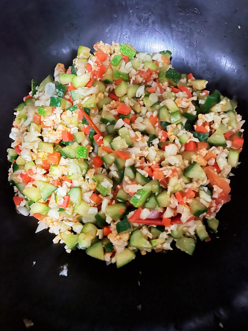生菜包无米(菜花)炒饭简单又美味的减脂餐