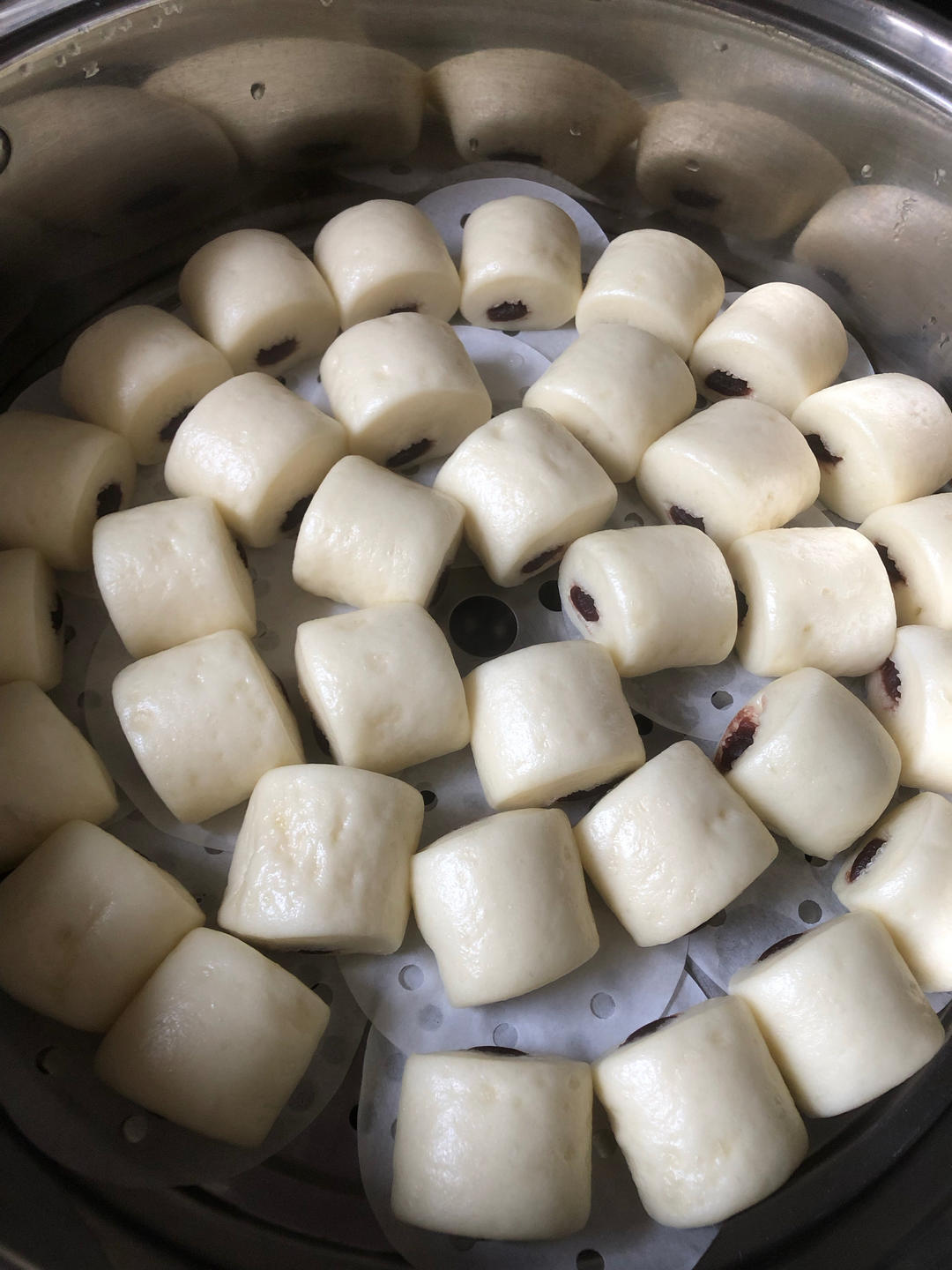 豆沙小馒头，我可以一口吃五个~