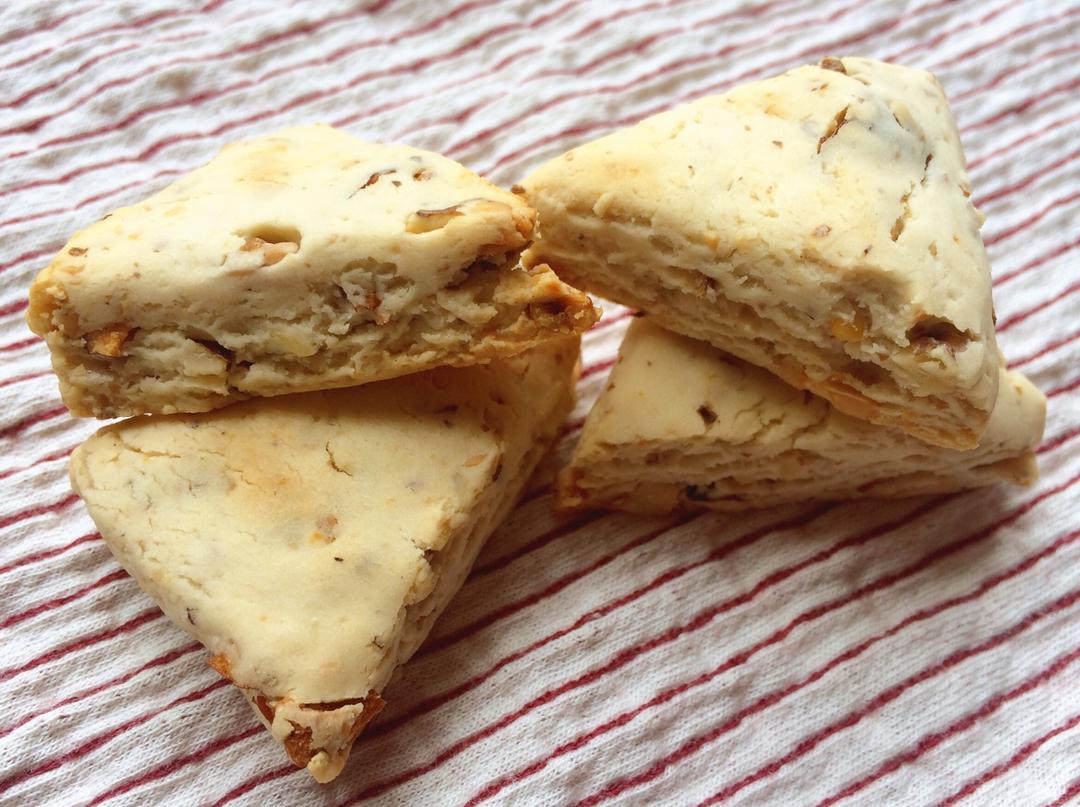 藤田千秋的红枣核桃酸奶司康（伪）