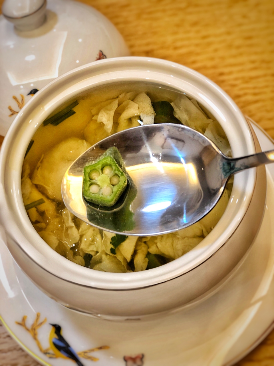 超养颜补肾的秋葵鱼丸汤的做法 步骤6