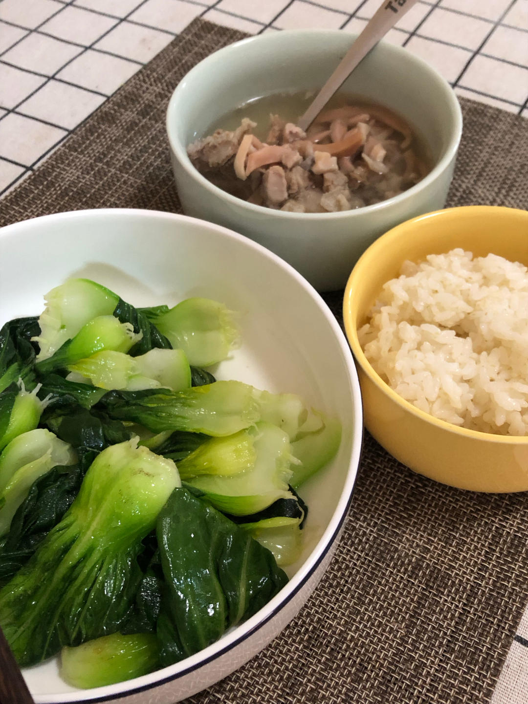 好喝的😀墨鱼排骨汤