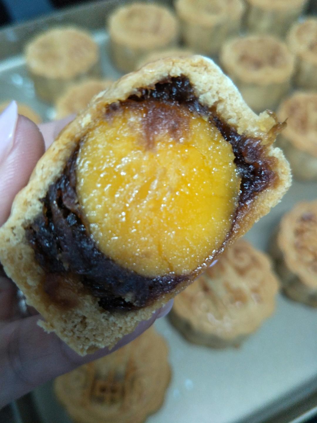 广式月饼—蛋黄冬翅月饼