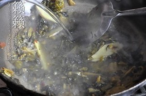水煮酸菜鱼的做法 步骤3