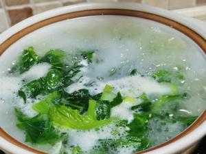 粤式家常菜-清热去火荠菜咸蛋汤的做法 步骤3