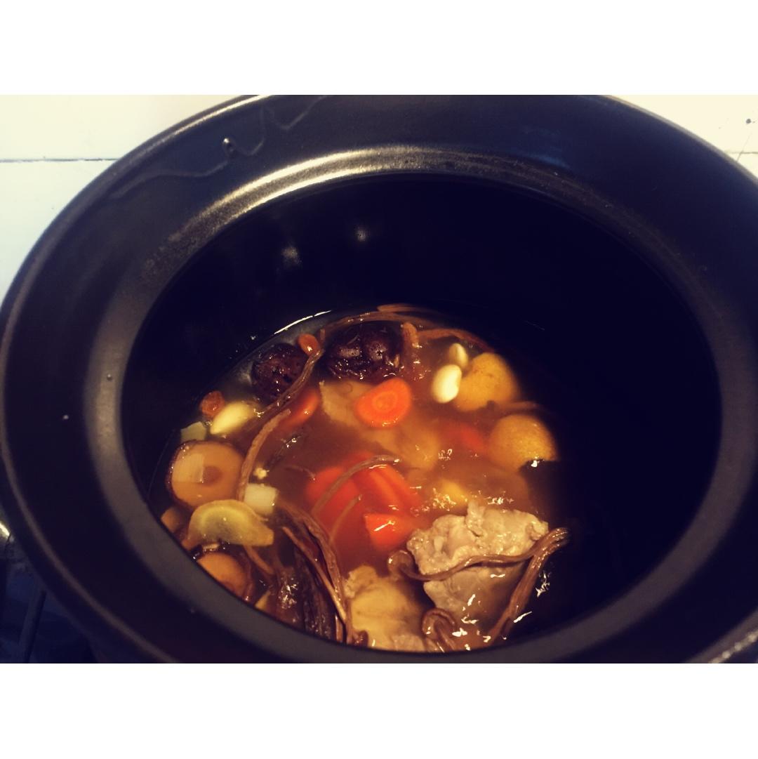 茶树菇炖排骨